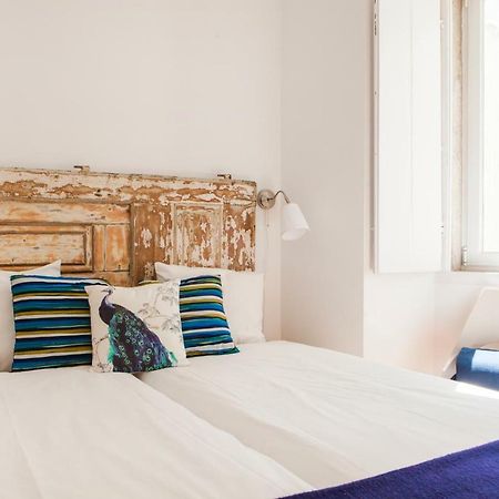 Cozy 1St Floor Flat Central Chiado District With Balconies And Ac 19Th Century Building ลิสบอน ภายนอก รูปภาพ