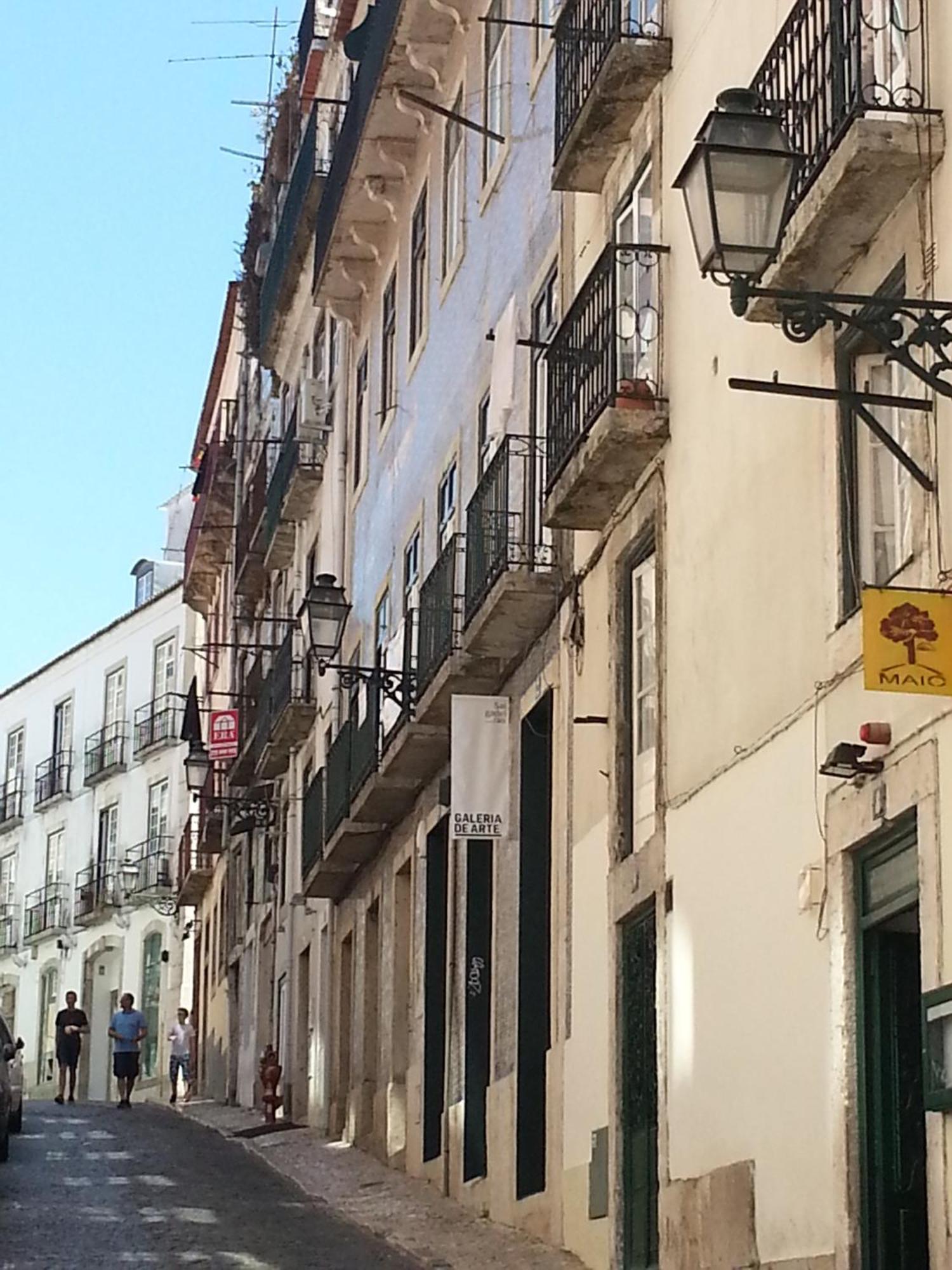 Cozy 1St Floor Flat Central Chiado District With Balconies And Ac 19Th Century Building ลิสบอน ภายนอก รูปภาพ