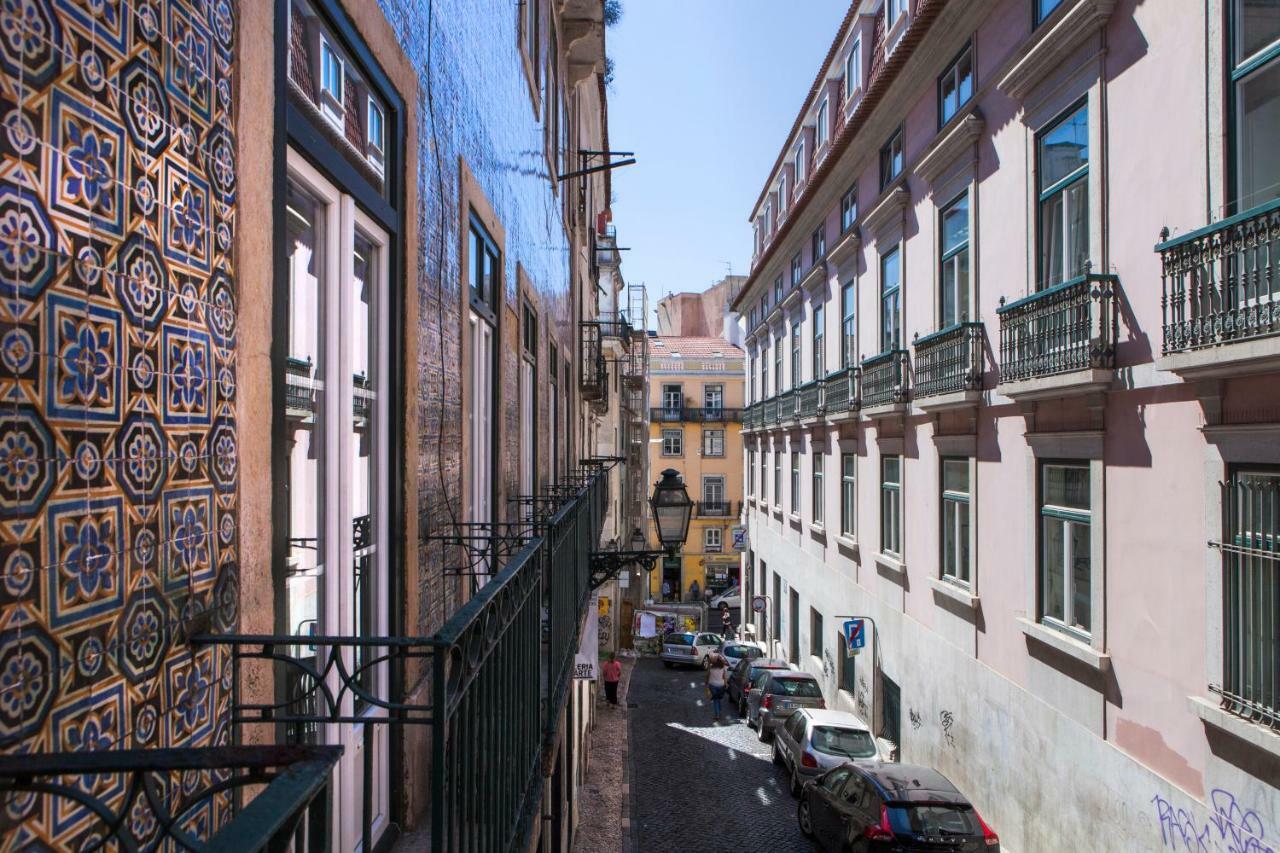 Cozy 1St Floor Flat Central Chiado District With Balconies And Ac 19Th Century Building ลิสบอน ภายนอก รูปภาพ