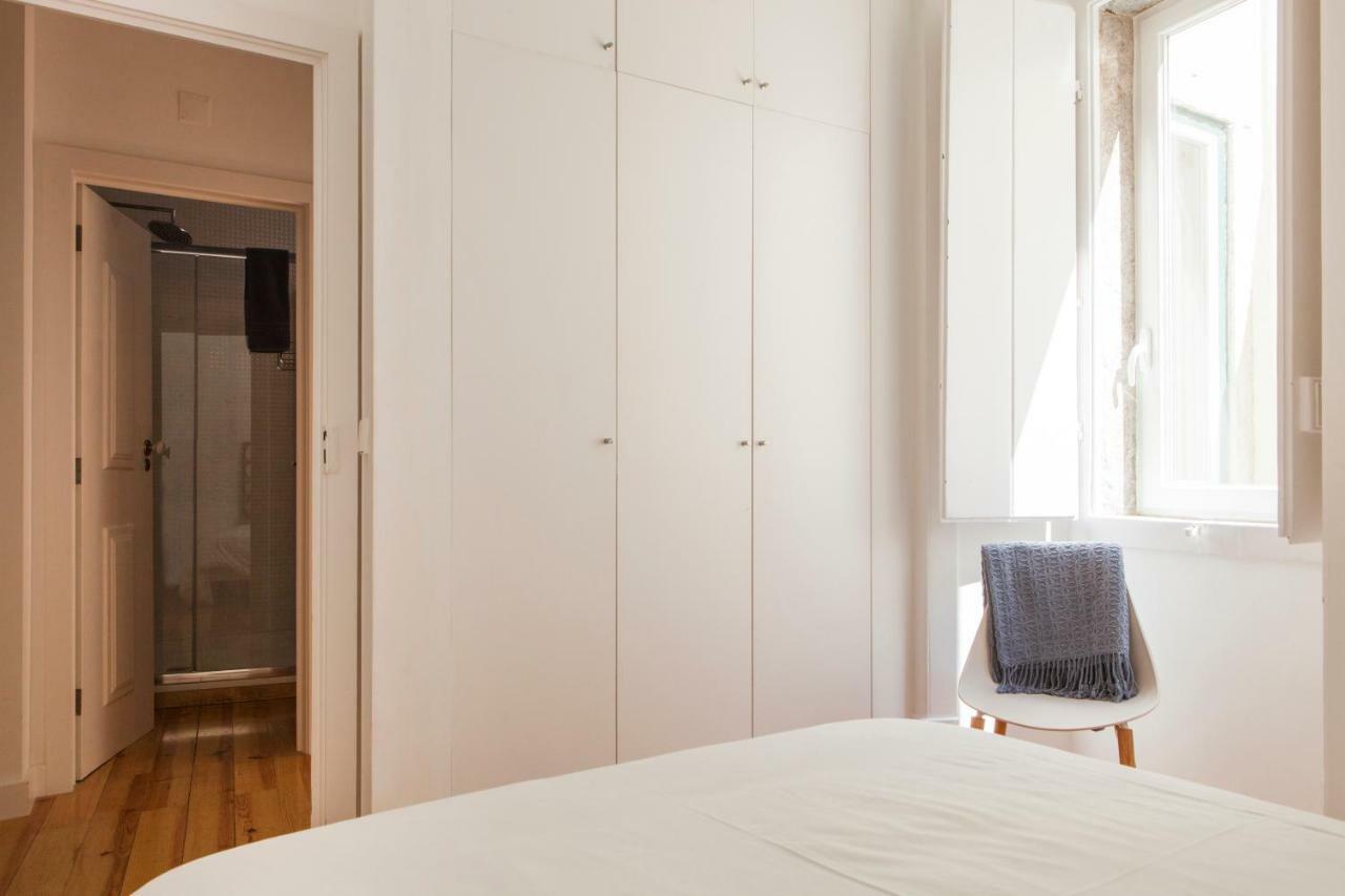 Cozy 1St Floor Flat Central Chiado District With Balconies And Ac 19Th Century Building ลิสบอน ภายนอก รูปภาพ