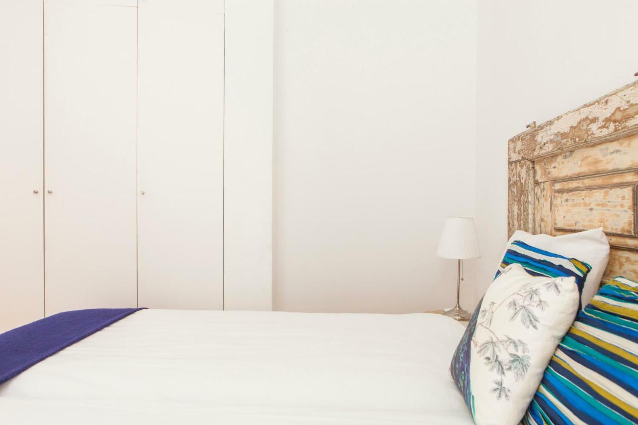 Cozy 1St Floor Flat Central Chiado District With Balconies And Ac 19Th Century Building ลิสบอน ภายนอก รูปภาพ