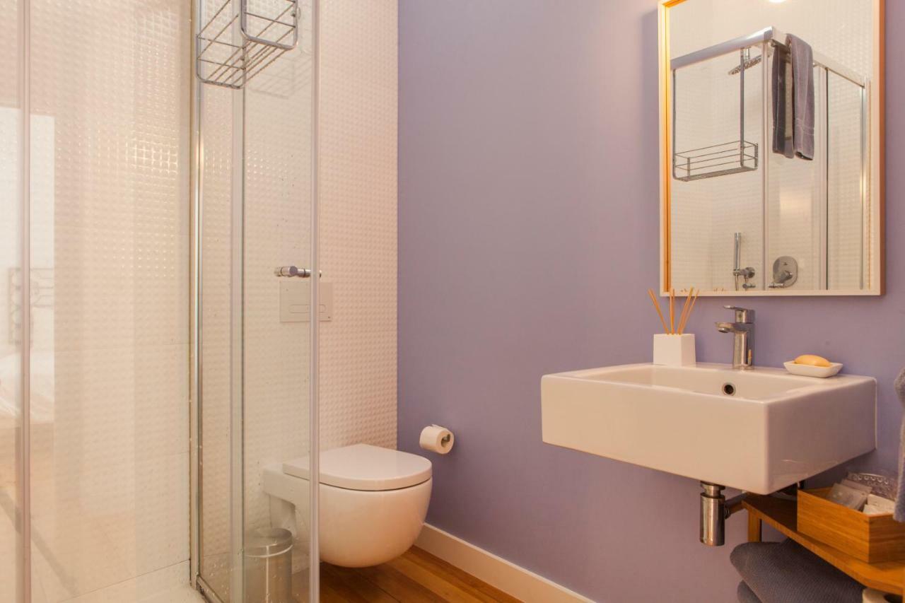 Cozy 1St Floor Flat Central Chiado District With Balconies And Ac 19Th Century Building ลิสบอน ภายนอก รูปภาพ