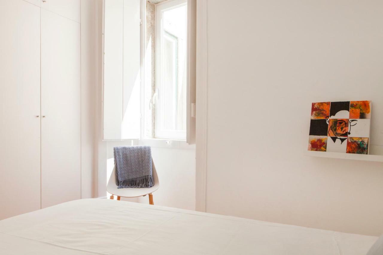 Cozy 1St Floor Flat Central Chiado District With Balconies And Ac 19Th Century Building ลิสบอน ภายนอก รูปภาพ